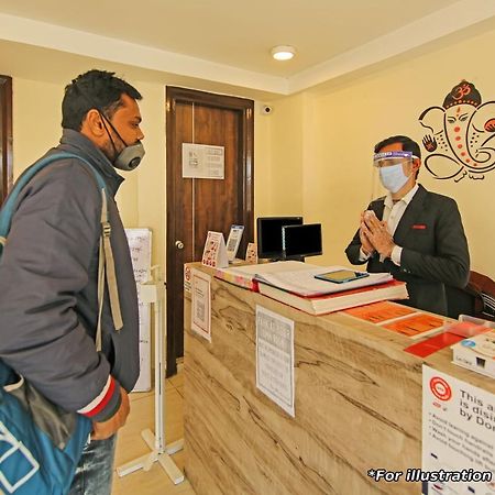 Oyo Hotel Apple Inn Szúrat Kültér fotó