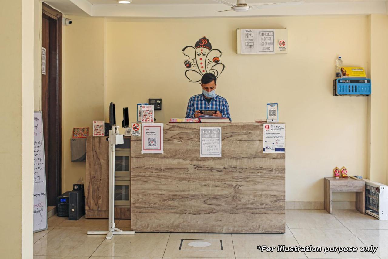 Oyo Hotel Apple Inn Szúrat Kültér fotó